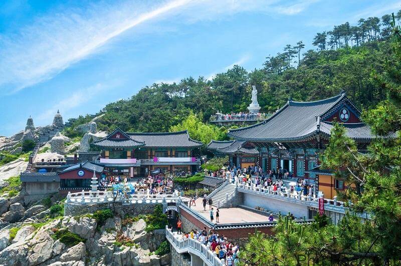 Haedong Yonggungsa là ngôi chùa cổ kính nổi tiếng tại Hàn Quốc